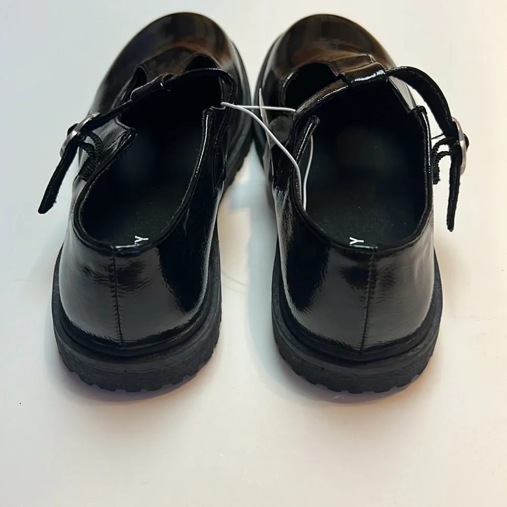 Old Navy Dress Shoes Chunky Mary Jane Black Patent Leather Flower Buckle New